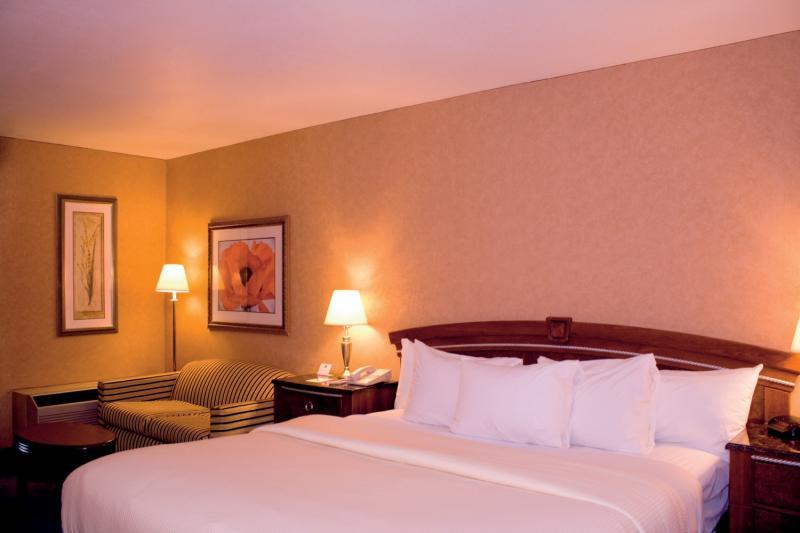 Clarion Inn Conference Center Modesto Δωμάτιο φωτογραφία