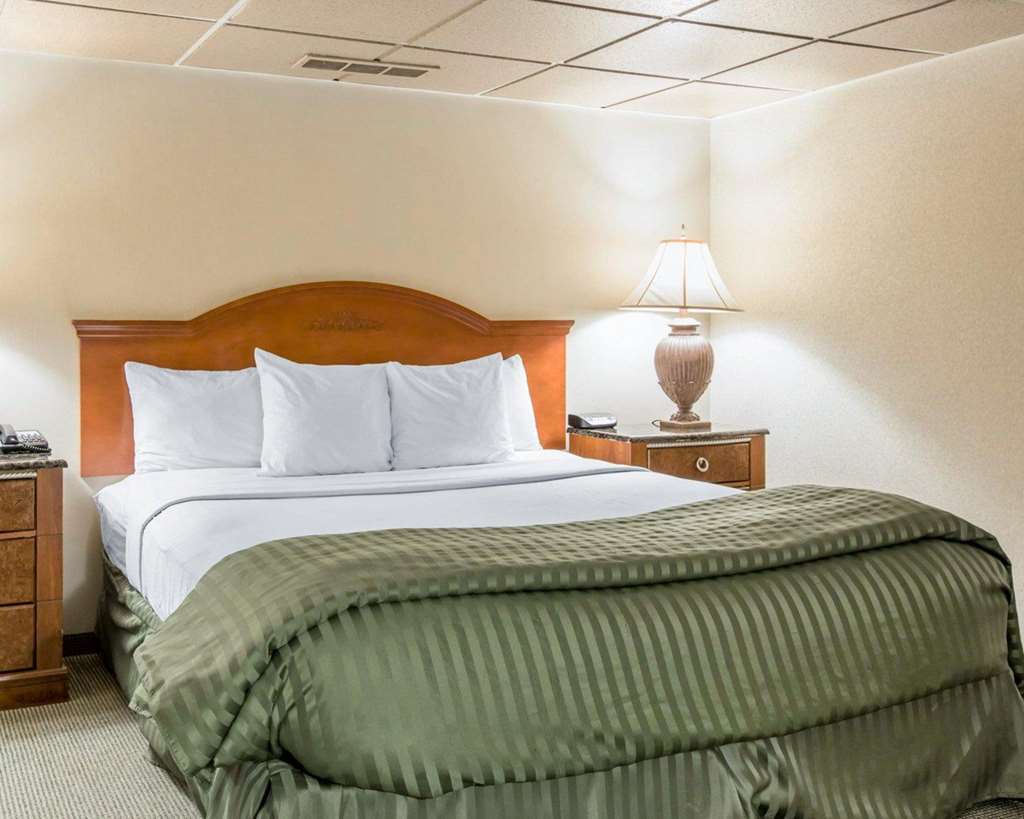 Clarion Inn Conference Center Modesto Εξωτερικό φωτογραφία