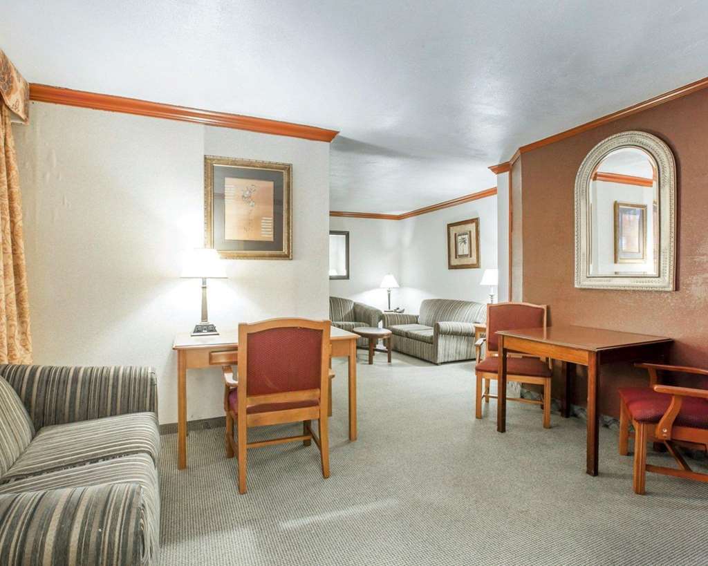 Clarion Inn Conference Center Modesto Εξωτερικό φωτογραφία