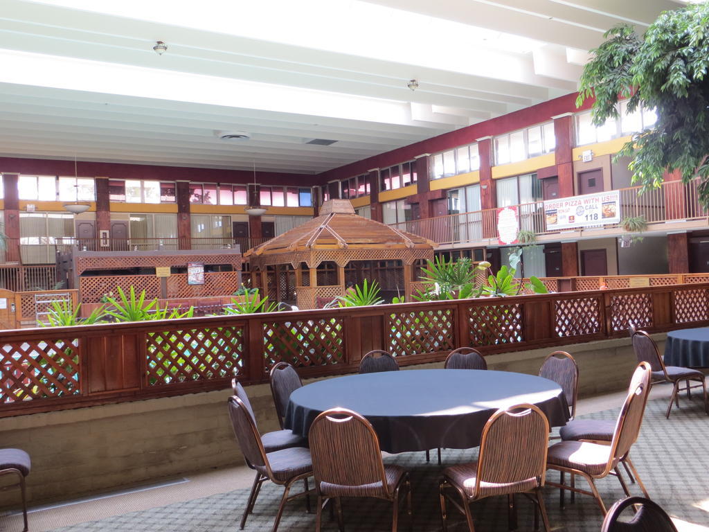 Clarion Inn Conference Center Modesto Εξωτερικό φωτογραφία