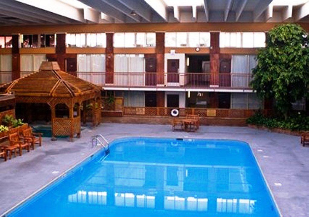 Clarion Inn Conference Center Modesto Ανέσεις φωτογραφία